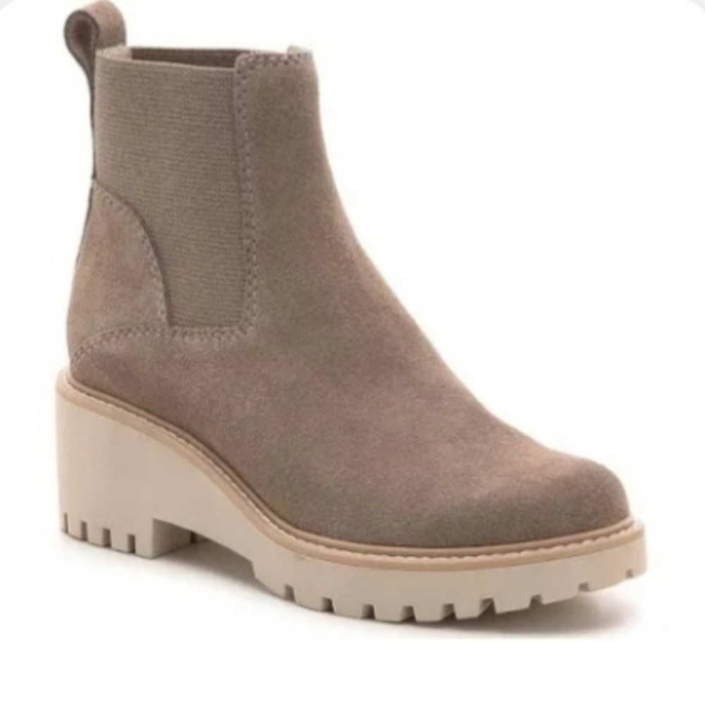 NWOT/BOX Dolce Vita Wedge Chelsea Boot in Taupe